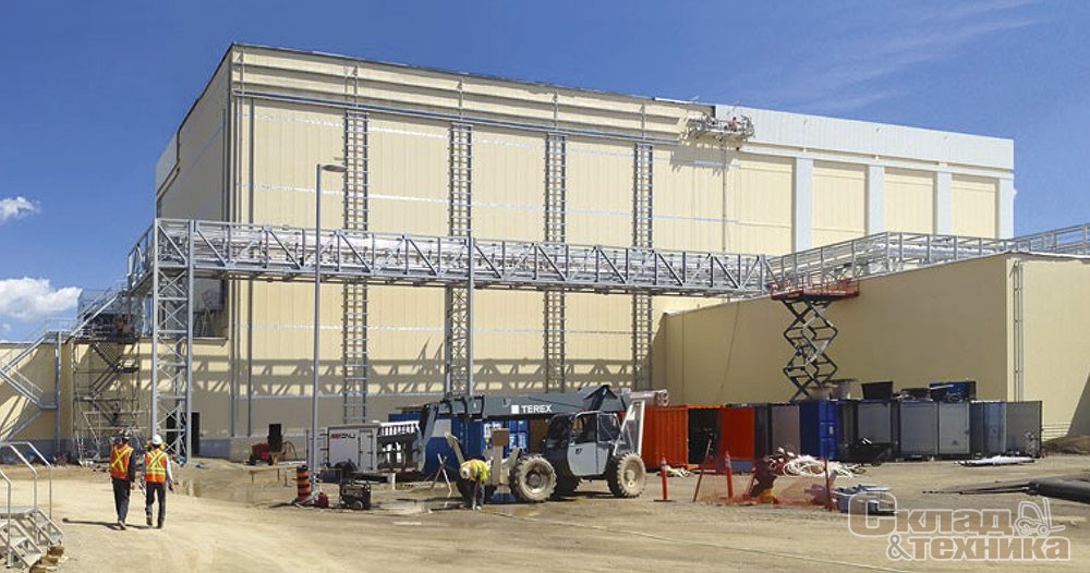Октябрь 2014 года: высотный стеллажный склад глубокой заморозки Dr.Oetker  на стадии строительства. Производственное помещение для ОxyReduct[sup]®[/sup] уже готово